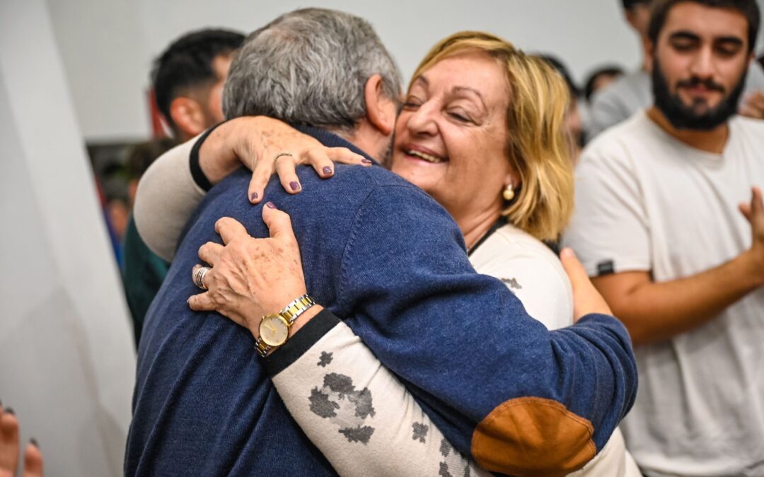 Mario Bergara y Liliam Kechichian, encabezan encuesta de senadores con imagen positiva en Uruguay