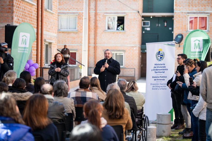 Mario Bergara anunció récord histórico en limpieza de contenedores